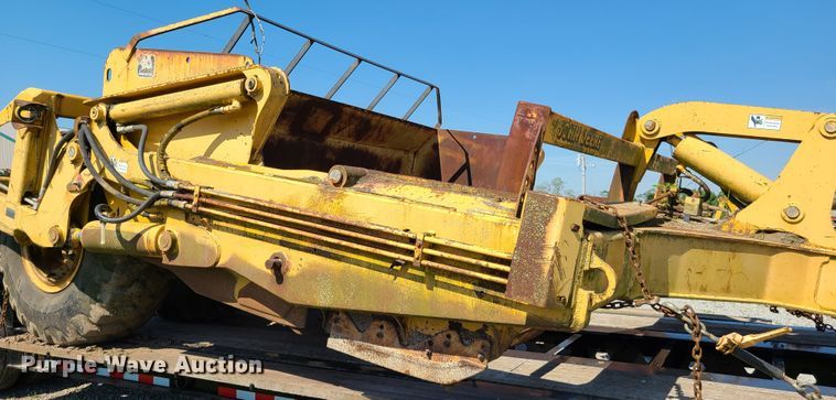 image for item GT9028 John Deere 1812  scraper