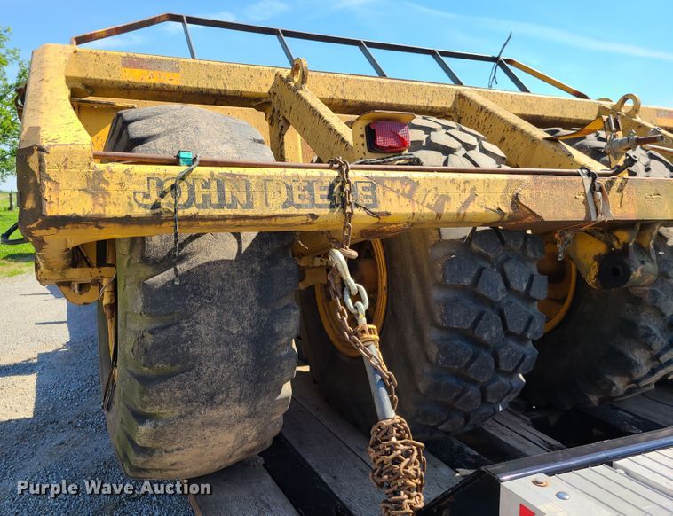 image for item GT9028 John Deere 1812  scraper