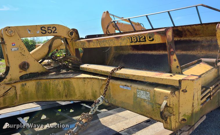 image for item GT9028 John Deere 1812  scraper