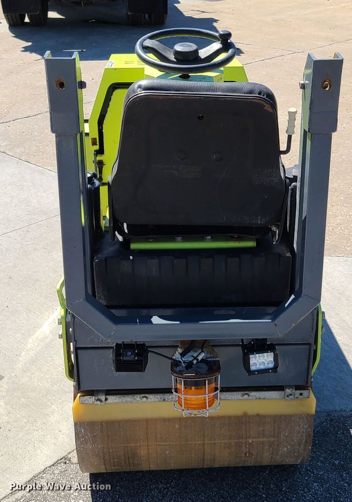 image for item GT9029 Storike ST1000  vibratory double drum roller