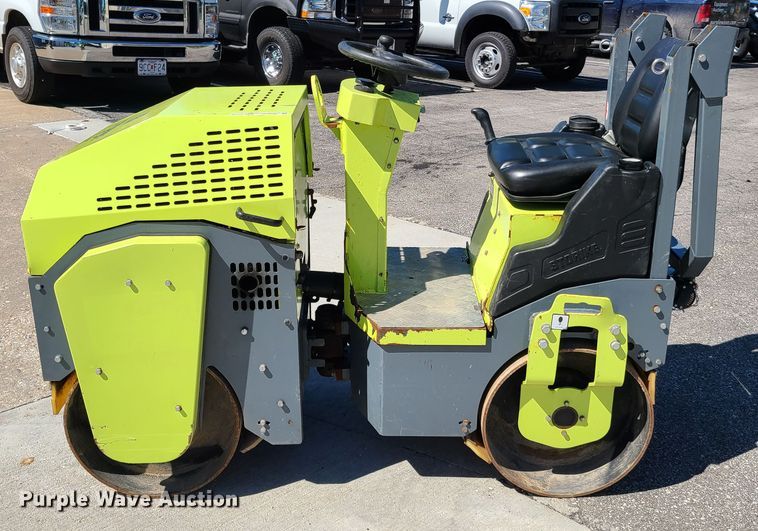 image for item GT9029 Storike ST1000  vibratory double drum roller