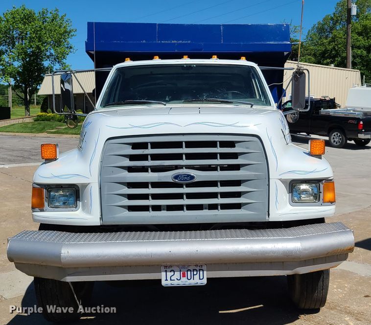 image for item GT9030 1998 Ford F800  dump truck