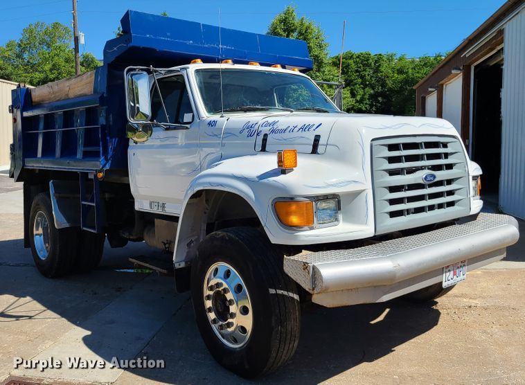 image for item GT9030 1998 Ford F800  dump truck