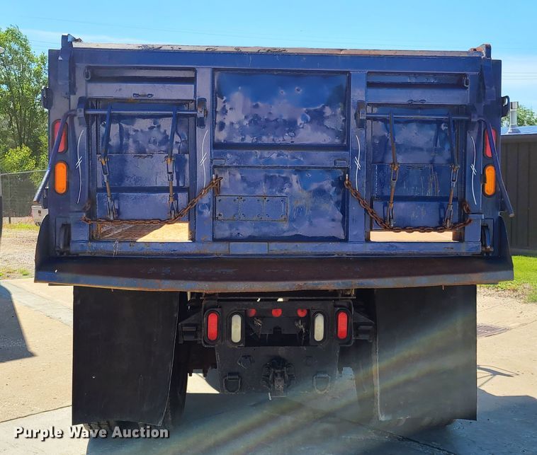 image for item GT9030 1998 Ford F800  dump truck