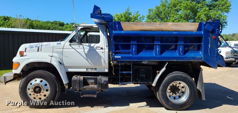 image for item GT9030 1998 Ford F800  dump truck