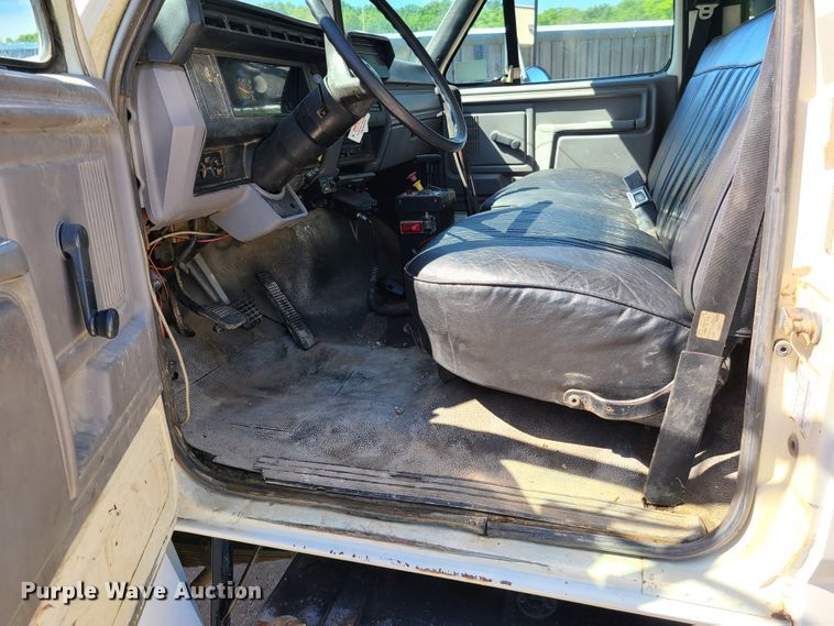 image for item GT9030 1998 Ford F800  dump truck