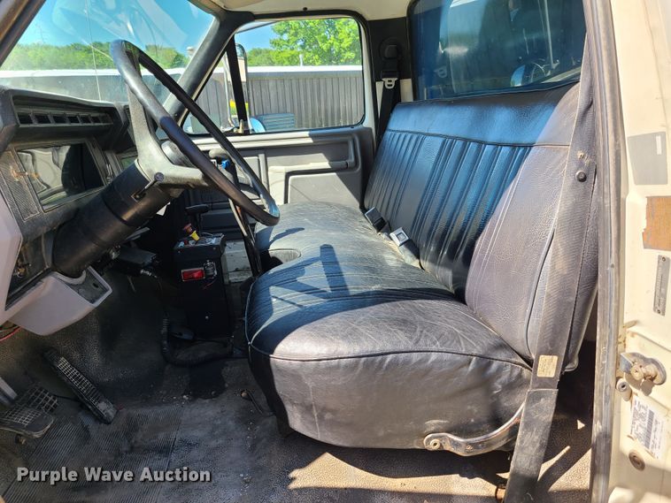 image for item GT9030 1998 Ford F800  dump truck