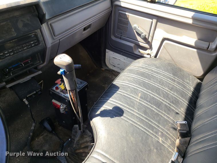 image for item GT9030 1998 Ford F800  dump truck