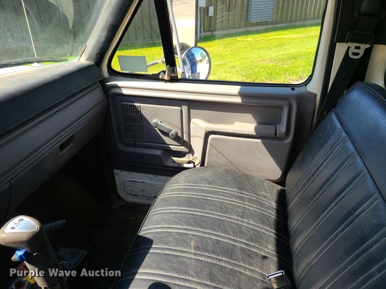 image for item GT9030 1998 Ford F800  dump truck