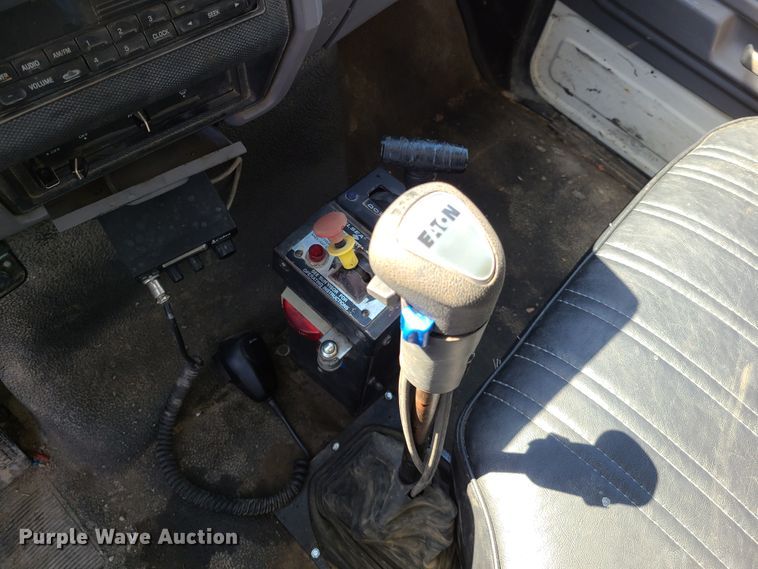 image for item GT9030 1998 Ford F800  dump truck