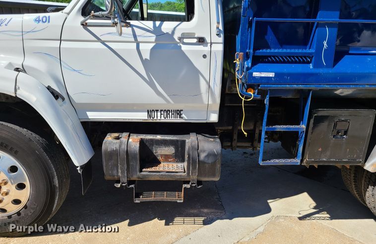 image for item GT9030 1998 Ford F800  dump truck