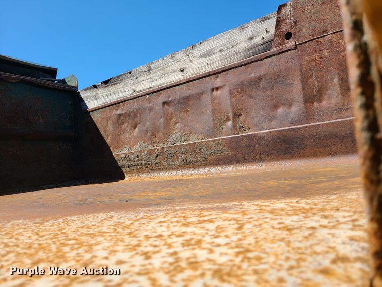 image for item GT9030 1998 Ford F800  dump truck