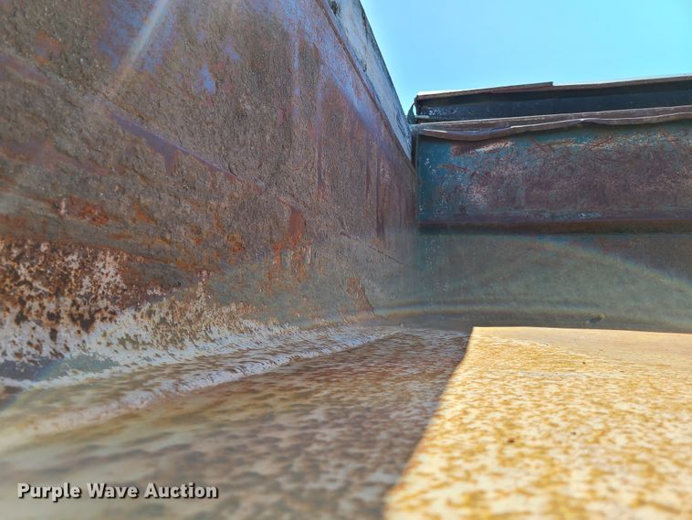 image for item GT9030 1998 Ford F800  dump truck