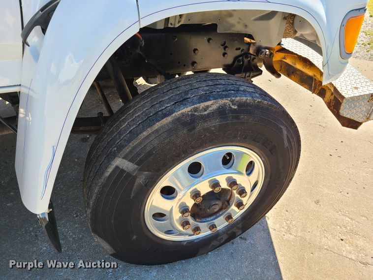 image for item GT9030 1998 Ford F800  dump truck