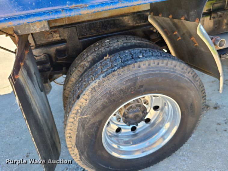 image for item GT9030 1998 Ford F800  dump truck