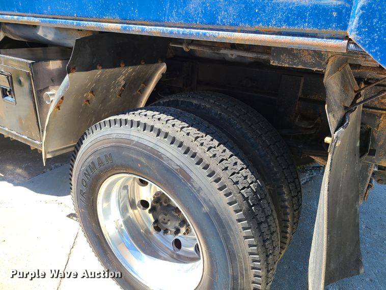 image for item GT9030 1998 Ford F800  dump truck