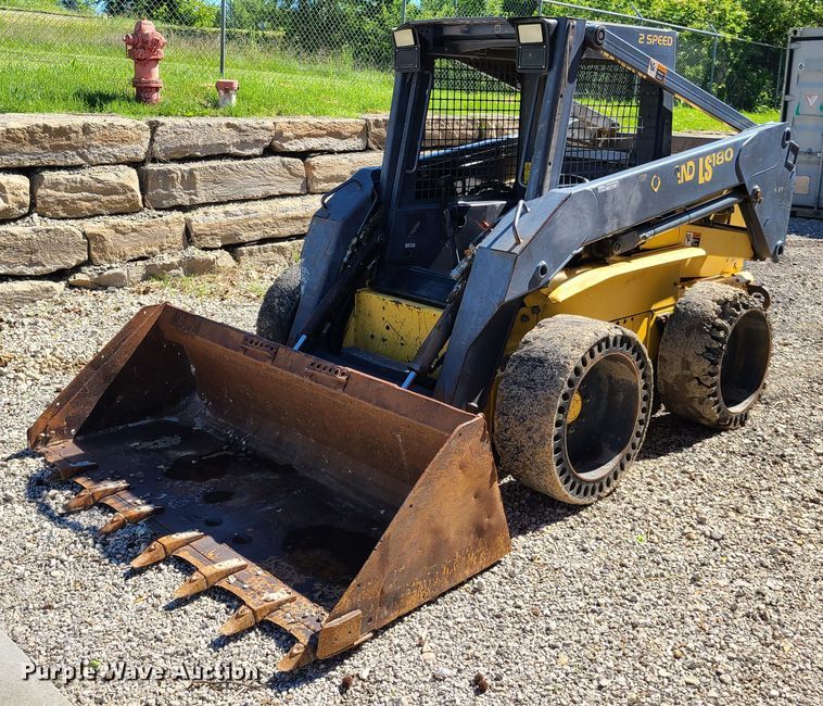 image for item GT9031 New Holland LS180  skid steer loader