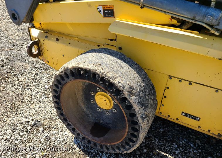 image for item GT9031 New Holland LS180  skid steer loader