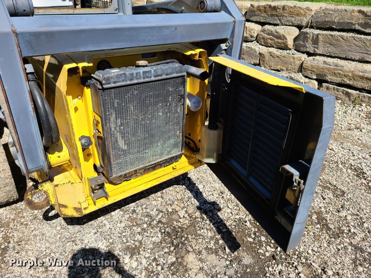 image for item GT9031 New Holland LS180  skid steer loader