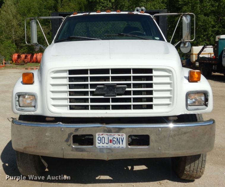 image for item GV9046 1997 Chevrolet C7500  flatbed truck
