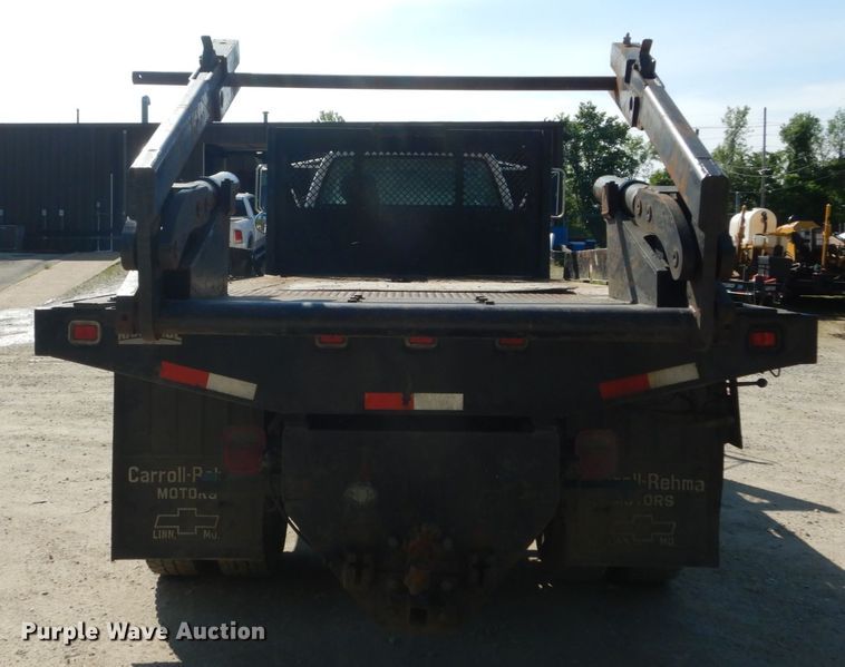 image for item GV9046 1997 Chevrolet C7500  flatbed truck