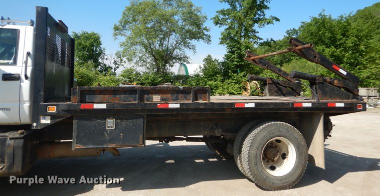 image for item GV9046 1997 Chevrolet C7500  flatbed truck