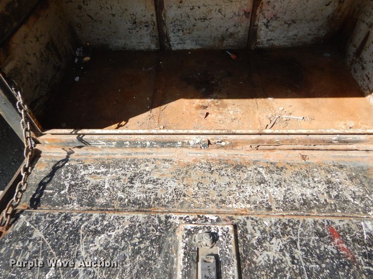 image for item GV9046 1997 Chevrolet C7500  flatbed truck