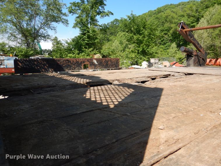 image for item GV9046 1997 Chevrolet C7500  flatbed truck