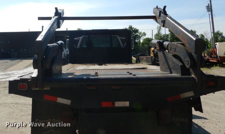 image for item GV9046 1997 Chevrolet C7500  flatbed truck