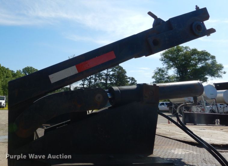 image for item GV9046 1997 Chevrolet C7500  flatbed truck