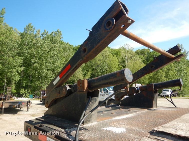 image for item GV9046 1997 Chevrolet C7500  flatbed truck