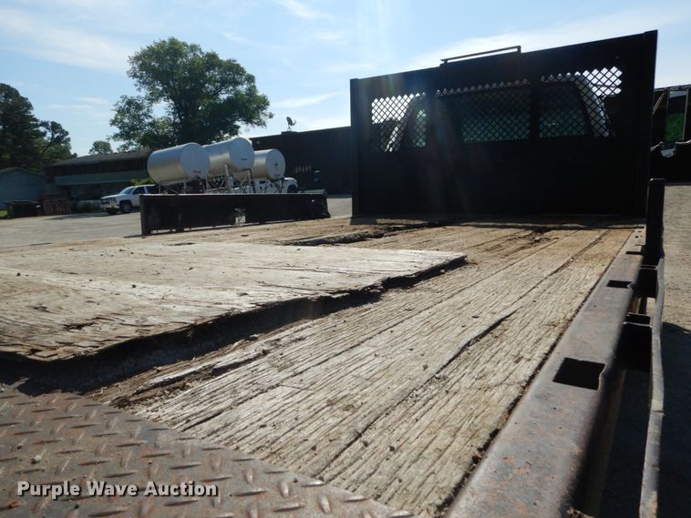 image for item GV9046 1997 Chevrolet C7500  flatbed truck