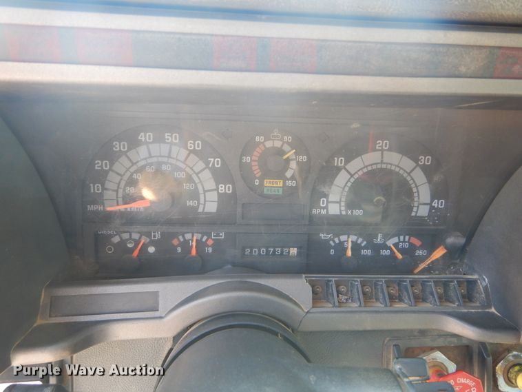 image for item GV9046 1997 Chevrolet C7500  flatbed truck