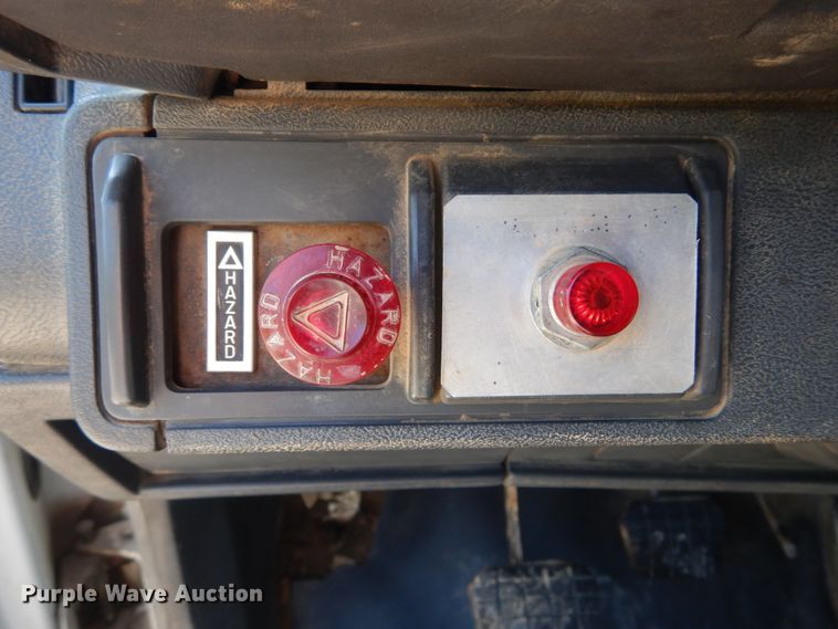 image for item GV9046 1997 Chevrolet C7500  flatbed truck