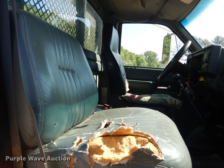 image for item GV9046 1997 Chevrolet C7500  flatbed truck