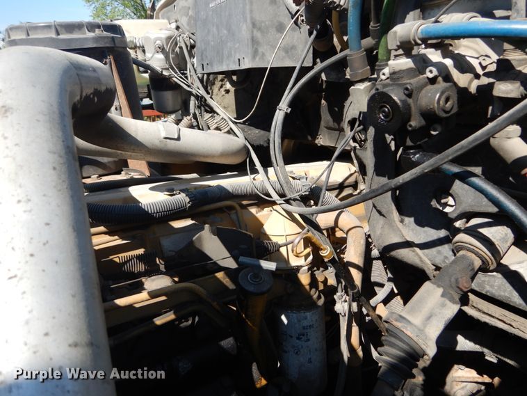 image for item GV9046 1997 Chevrolet C7500  flatbed truck