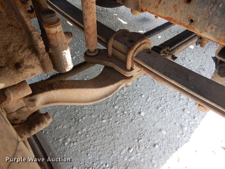 image for item GV9046 1997 Chevrolet C7500  flatbed truck