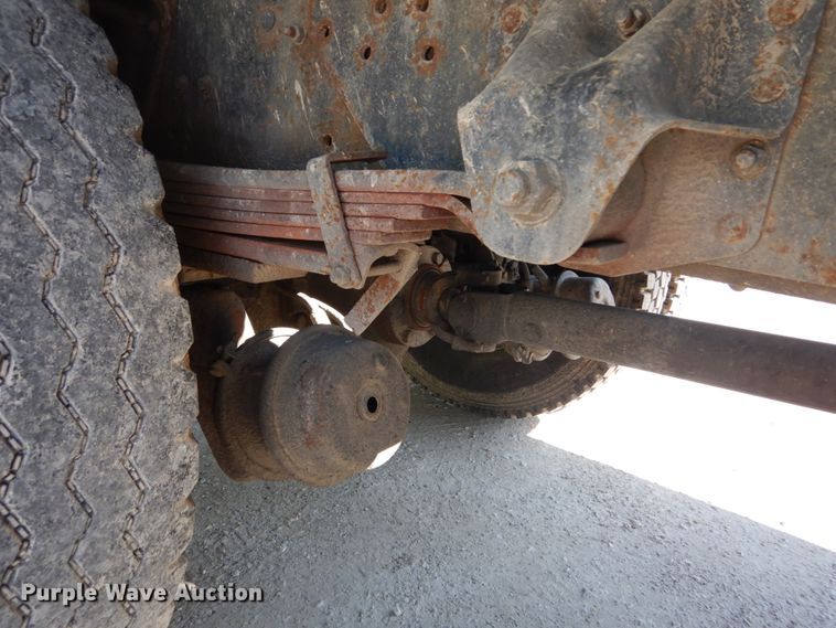 image for item GV9046 1997 Chevrolet C7500  flatbed truck