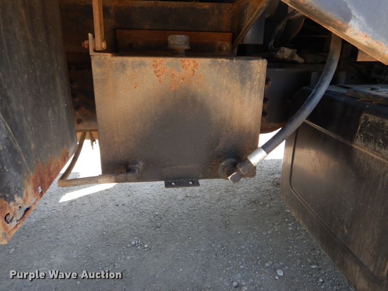 image for item GV9046 1997 Chevrolet C7500  flatbed truck