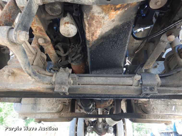 image for item GV9046 1997 Chevrolet C7500  flatbed truck