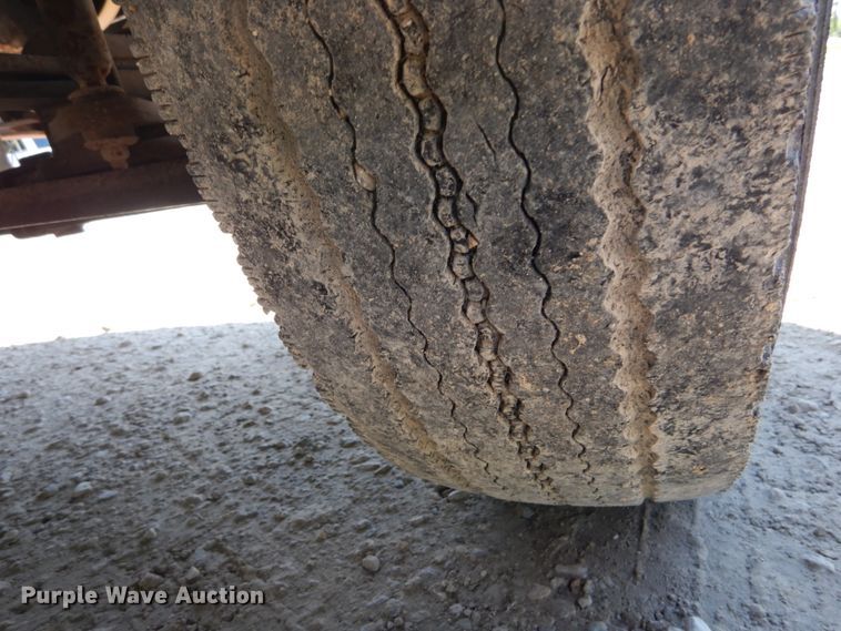 image for item GV9046 1997 Chevrolet C7500  flatbed truck