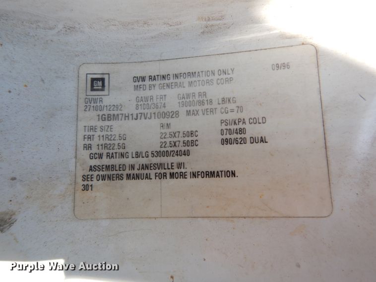 image for item GV9046 1997 Chevrolet C7500  flatbed truck