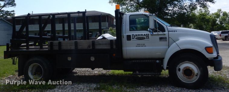 image for item GV9047 2004 Ford F750 Super Duty XL  flatbed truck