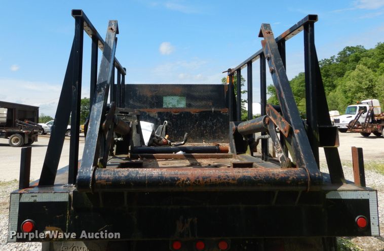 image for item GV9047 2004 Ford F750 Super Duty XL  flatbed truck