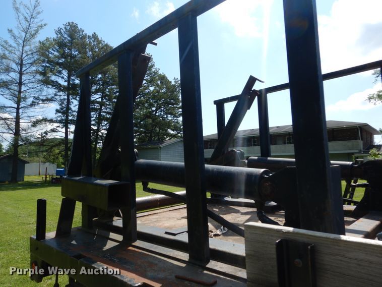 image for item GV9047 2004 Ford F750 Super Duty XL  flatbed truck