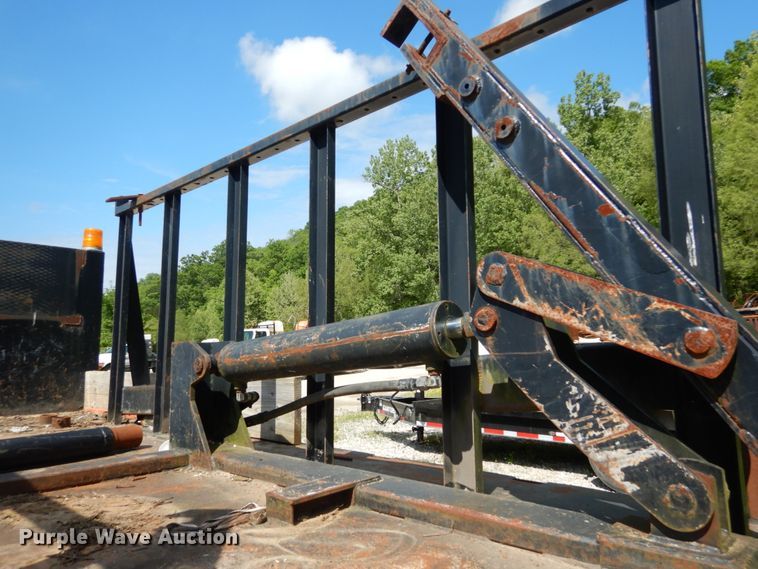 image for item GV9047 2004 Ford F750 Super Duty XL  flatbed truck