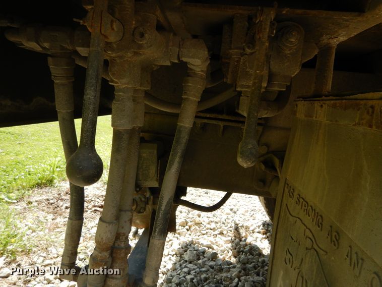 image for item GV9047 2004 Ford F750 Super Duty XL  flatbed truck