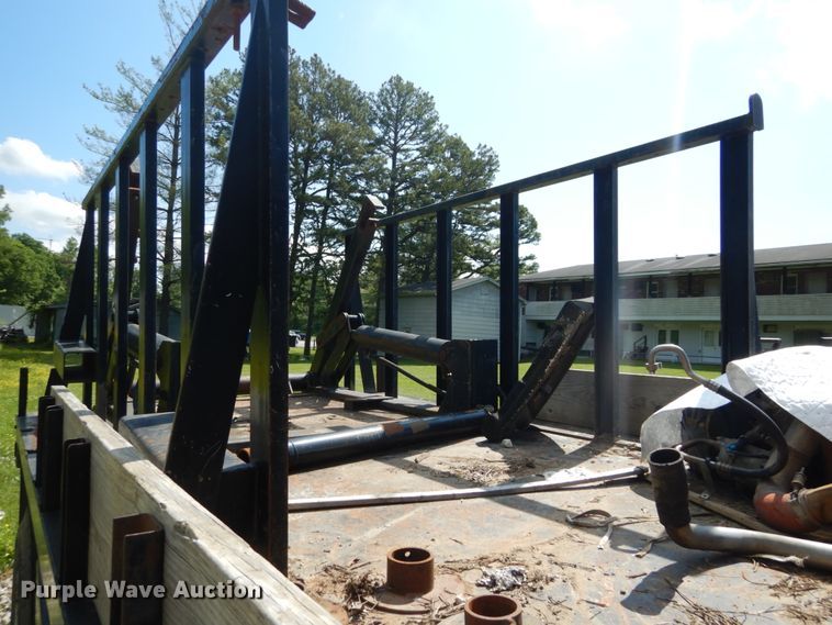 image for item GV9047 2004 Ford F750 Super Duty XL  flatbed truck