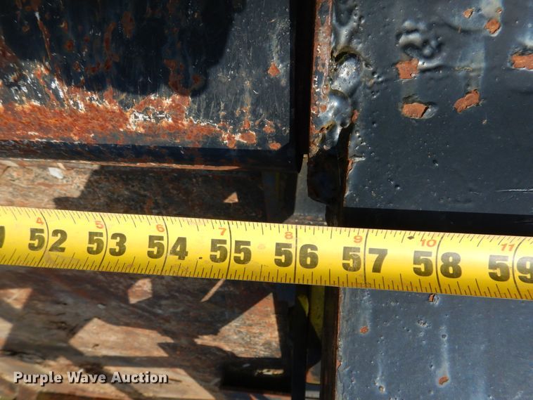 image for item GV9047 2004 Ford F750 Super Duty XL  flatbed truck