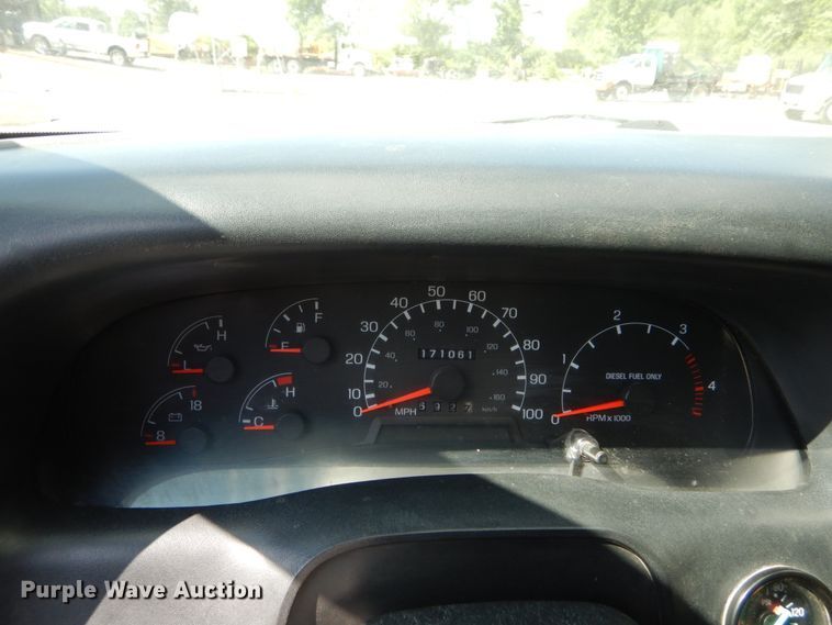 image for item GV9047 2004 Ford F750 Super Duty XL  flatbed truck